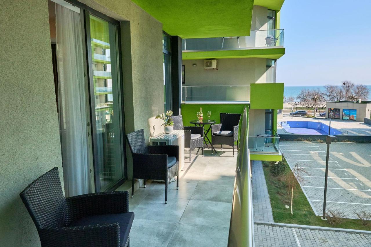 Seastar Apartment - Spa N Pools Beach Resort Mamaia Kültér fotó