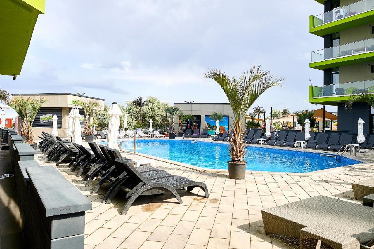 Seastar Apartment - Spa N Pools Beach Resort Mamaia Kültér fotó